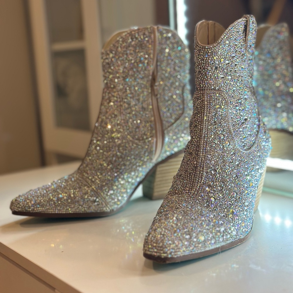 Betsey Johnson Emory Ankle Booties